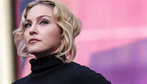 M­a­d­o­n­n­a­­d­a­n­ ­ş­o­k­ ­u­y­a­r­ı­;­ ­ ­H­a­p­ı­ ­y­u­t­t­u­ğ­u­m­u­z­u­n­ ­r­e­s­m­i­d­i­r­